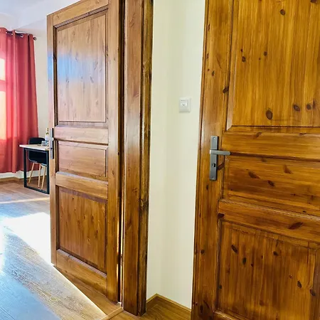 Ratuszowy 瓦乌布日赫